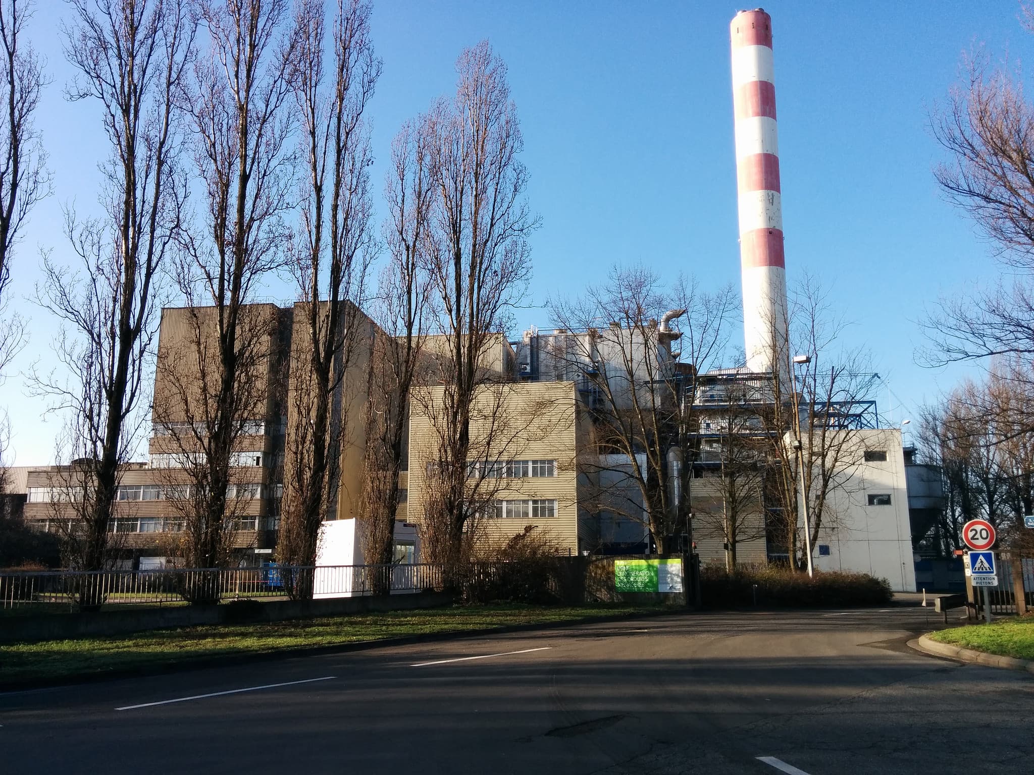L'usine d'incinération des ordures ménagères du Rohrschollen est à l'arrêt depuis le 15 octobre. (Photo : PF / Rue89 Strasbourg / cc)
