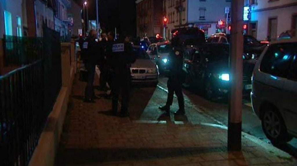 Trois opérations antiterroristes ont été menées au même moment à Strasbourg et Vendenheim (Capture d'écran France 3 Alsace)