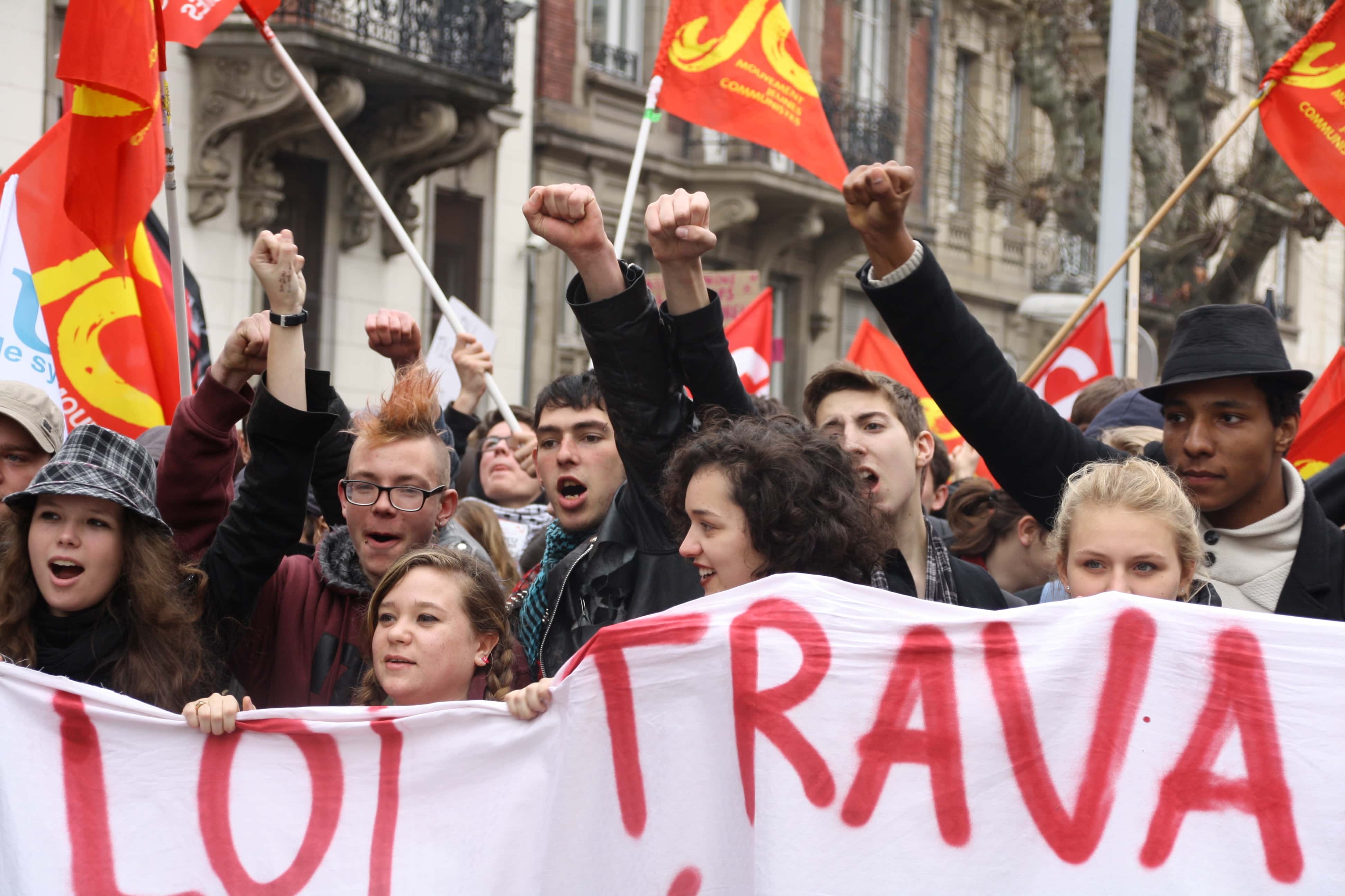 Plus de 5 000 manifestants contre la « loi travail » : « l’heure de la révolte »