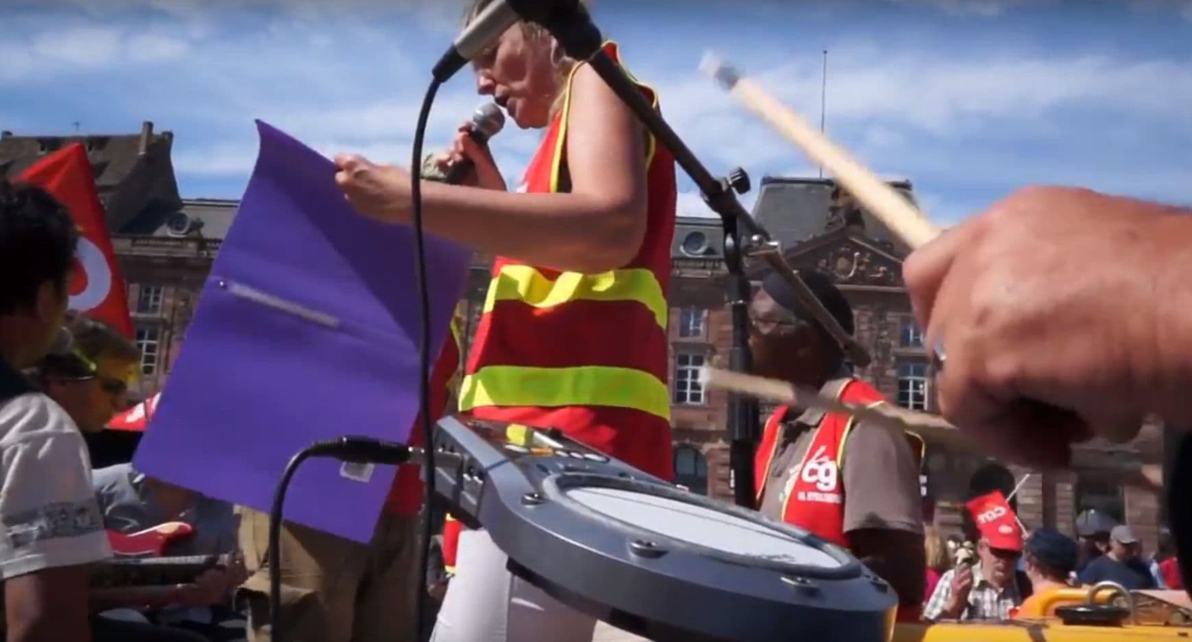 Avec les musiciens de combat, sur le camion-sono de la CGT