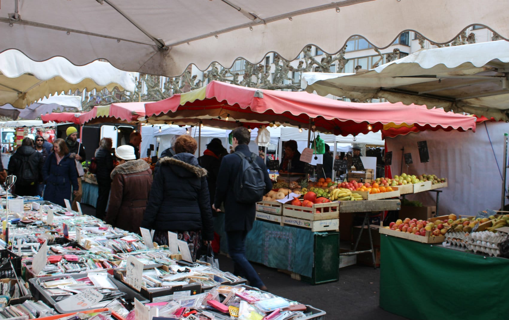 Marché de Noël : les commerçants du marché Broglie craignent d’être les dindons de la farce