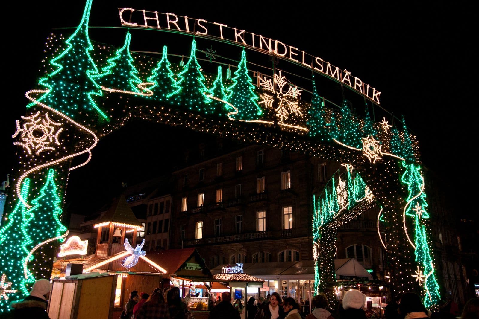 L'arche Christkindelsmärik a été retirée pour être rénovée et faire de la place (Photo LenDog64 / FlickR / cc)