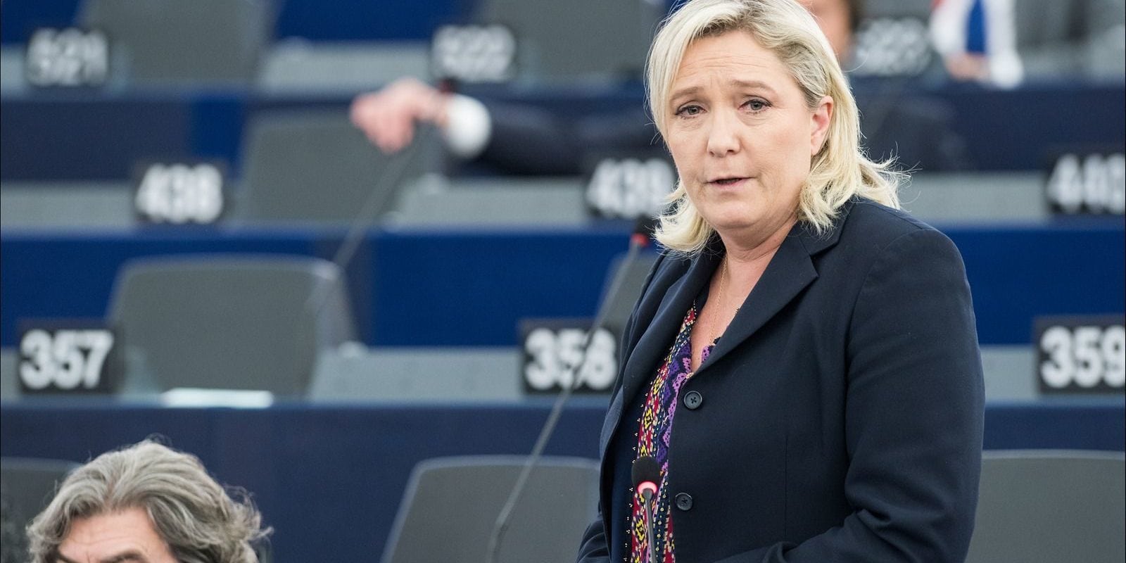 Assistants parlementaires : pourquoi Marine Le Pen dit n’importe quoi