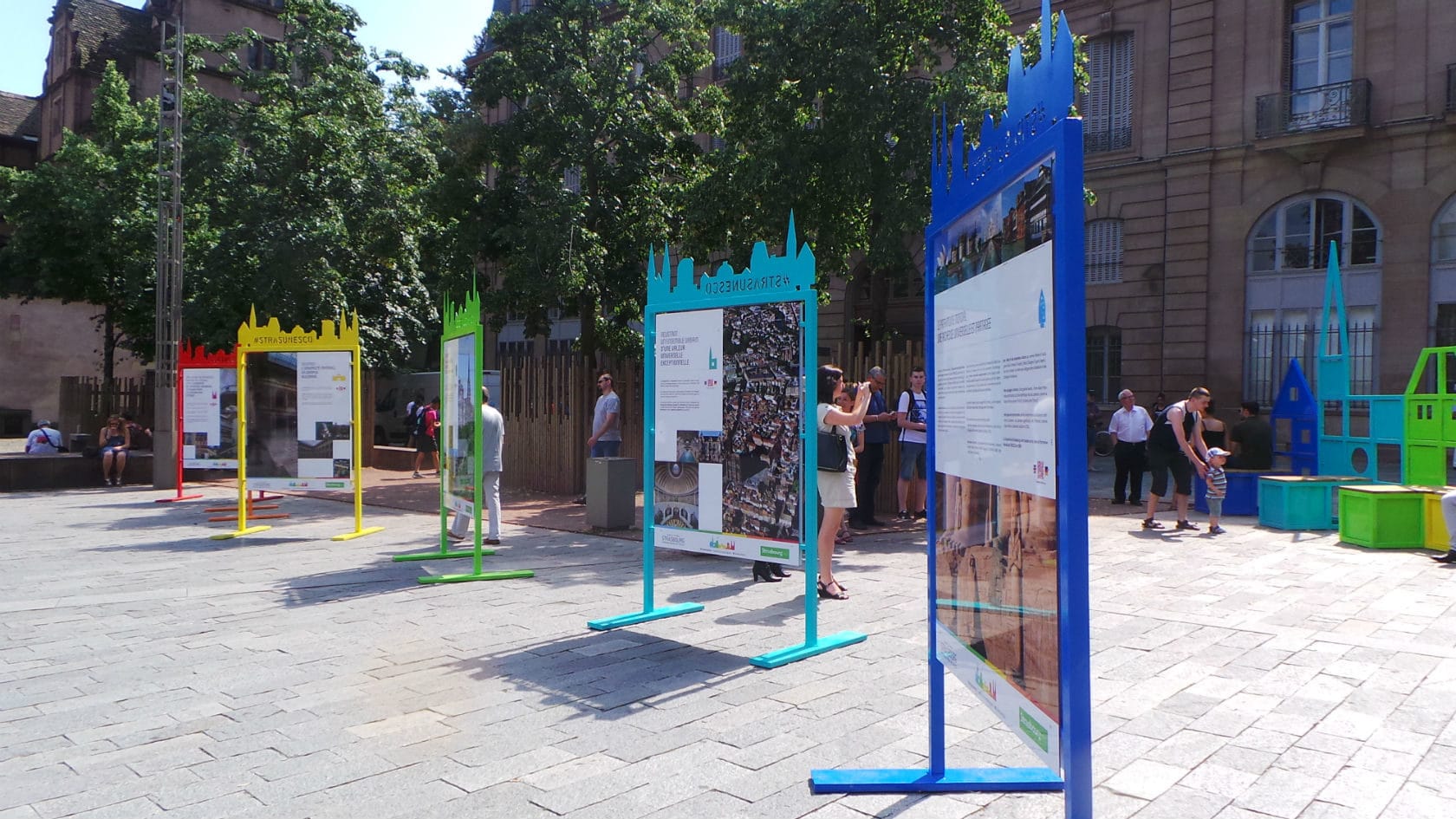 L'exposition est visible sur la place du Château jusqu'au 23 juin.