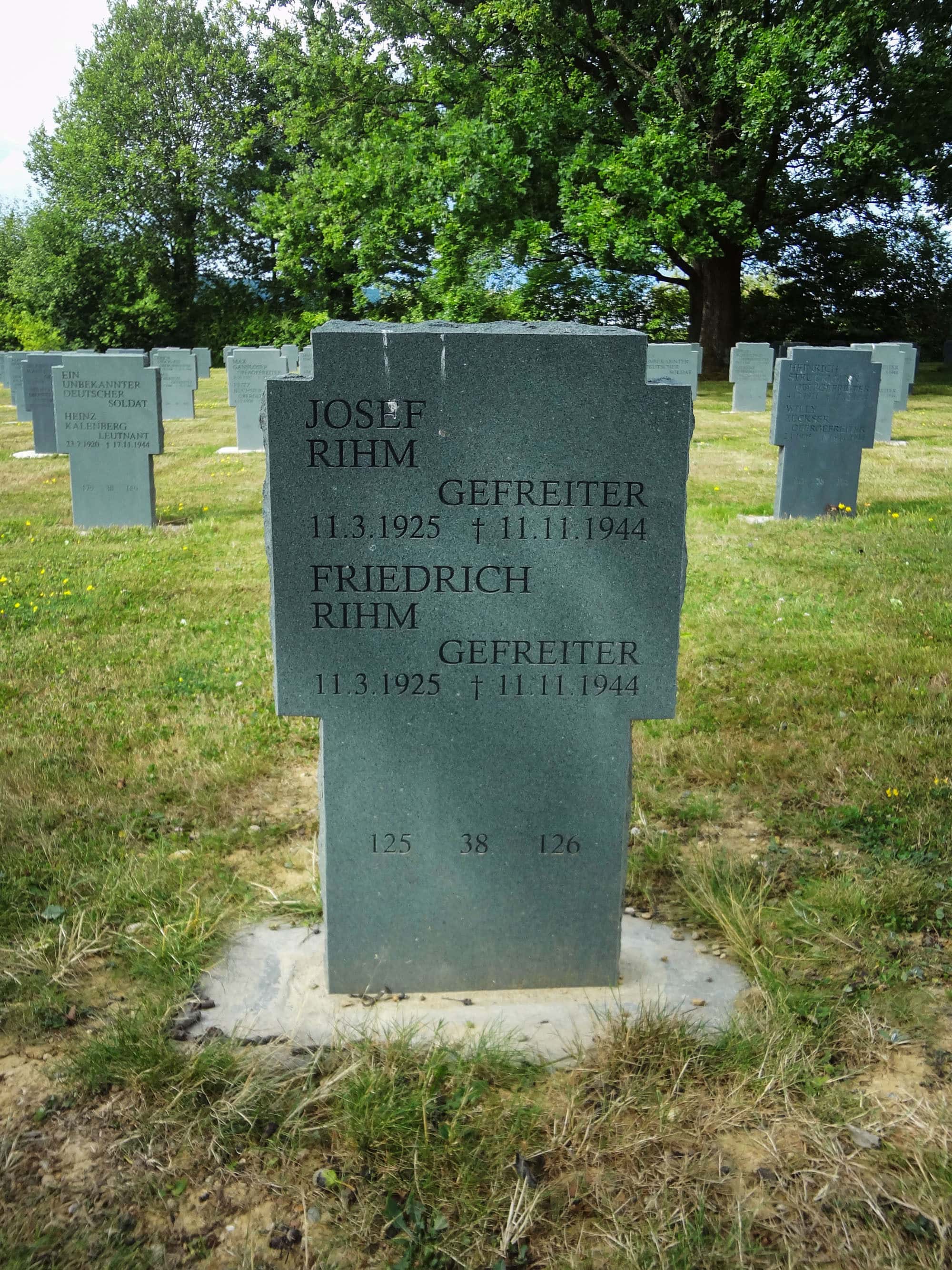 Joseph et Friedrich Rihm, deux jumeaux tués le même jour...