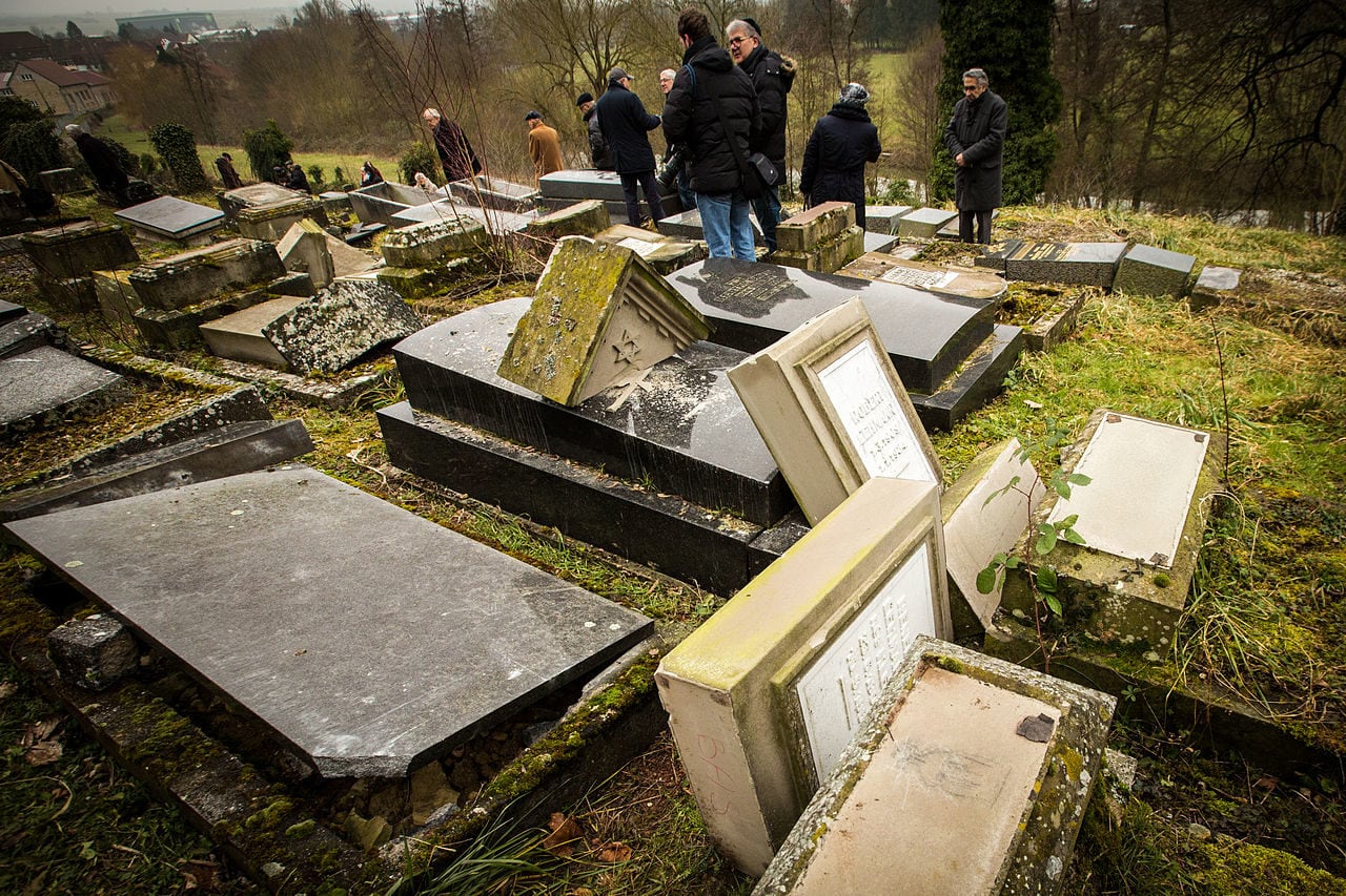 Profanation du cimetière juif de Sarre-Union : prison avec sursis requis par le procureur