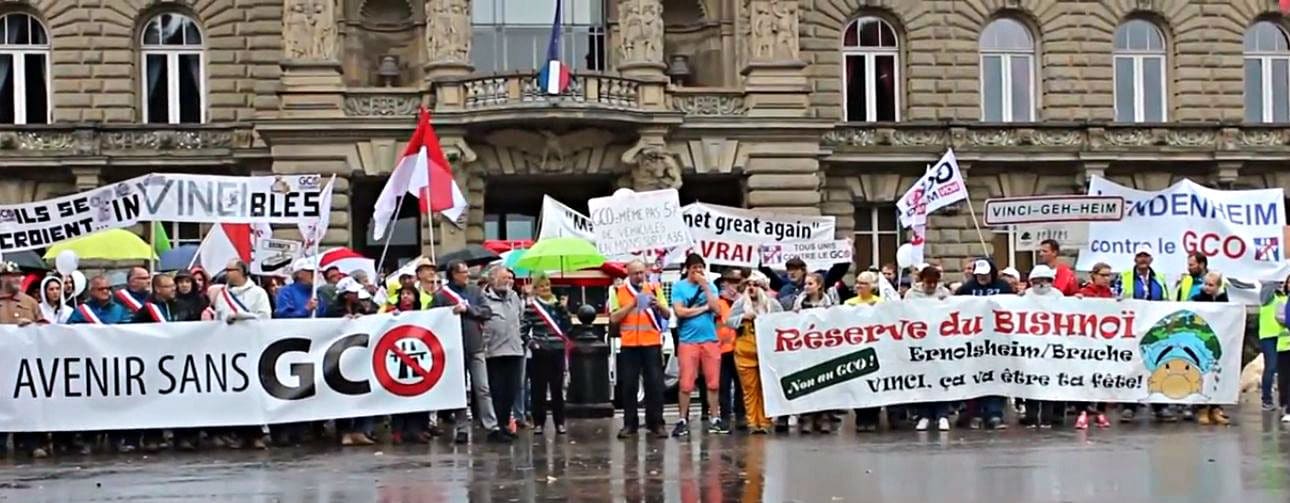 Vendredi 6 avril, les opposants au GCO s’installent place de la République