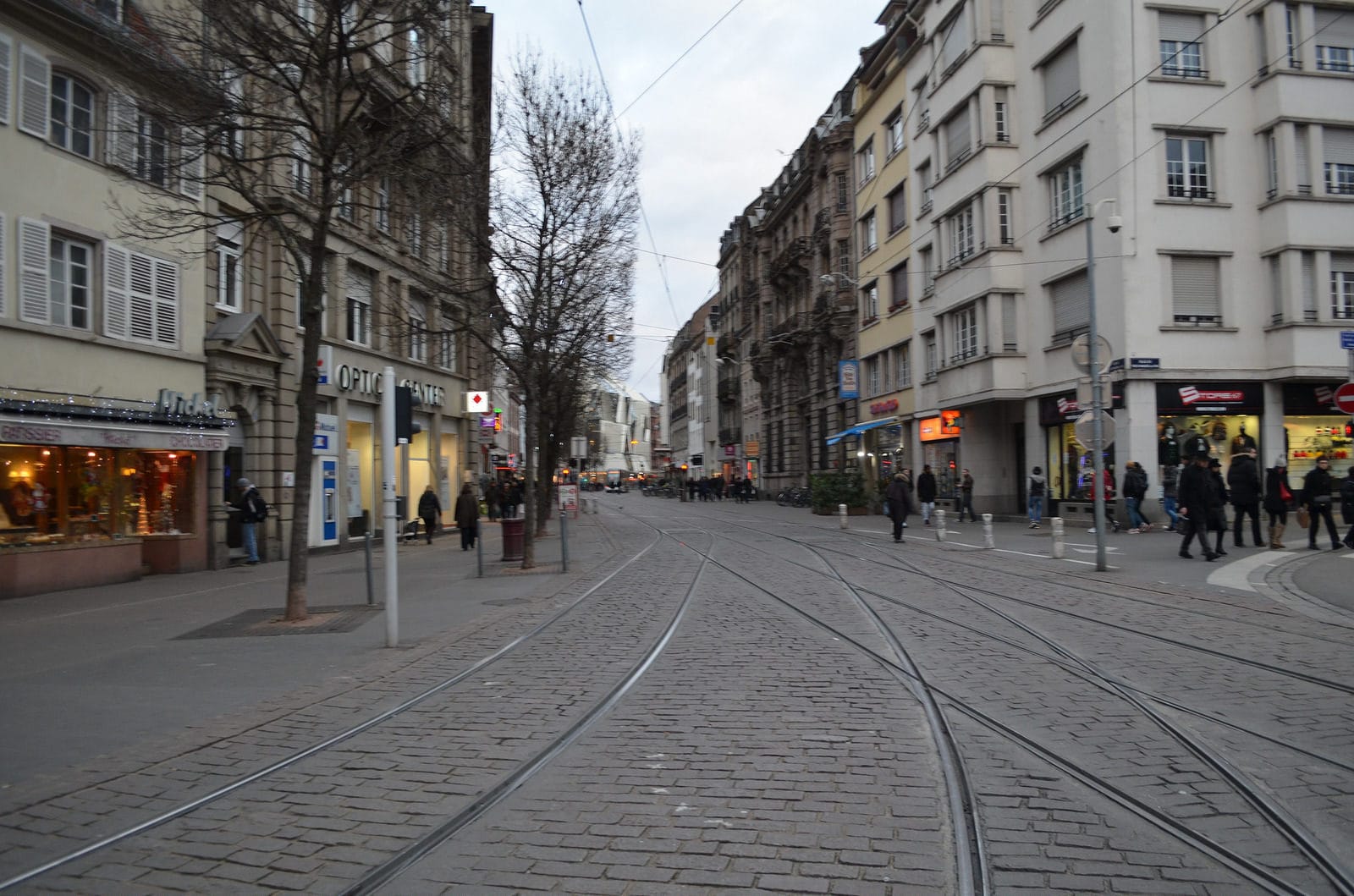 Les rues ont été débarrassées des voitures mais pour y mettre quoi ? (Photo Ivan Ustyuzhaninov / FlickR / cc)