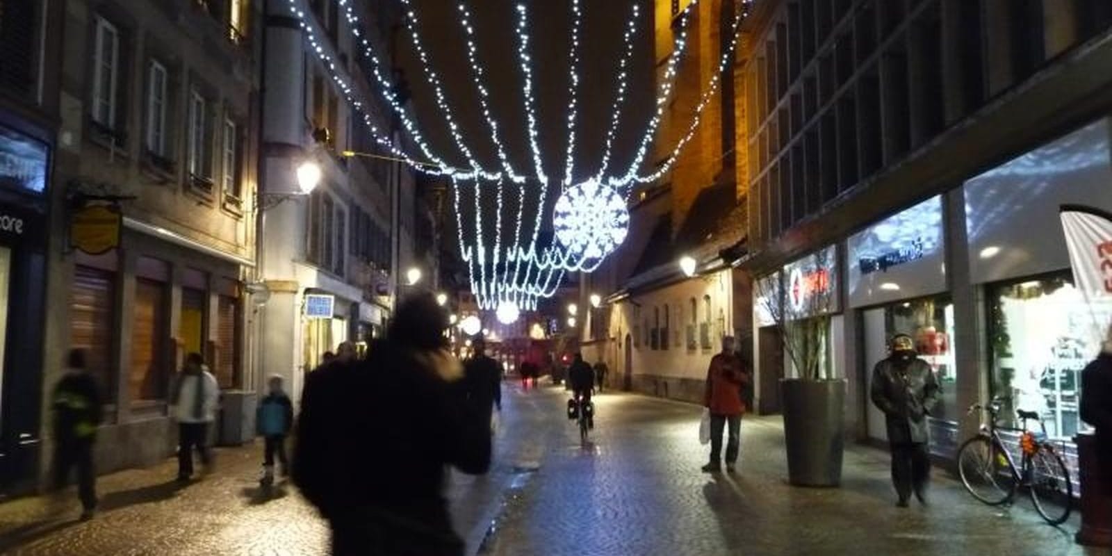 La Grand’Rue privée d’une partie de ses illuminations de Noël