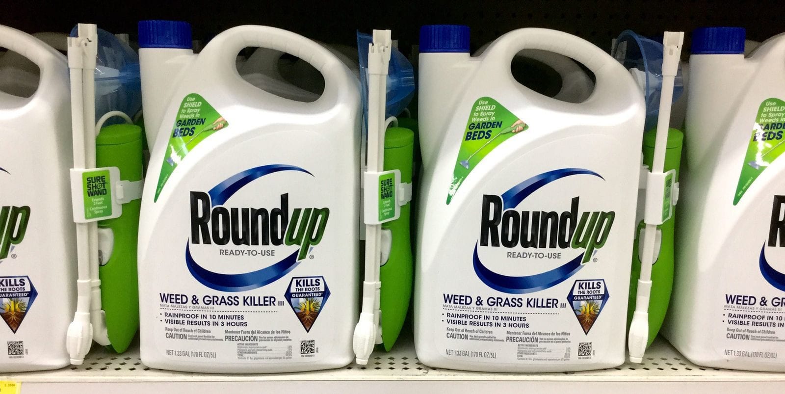 Le round-up, pesticide de Monsanto, est composé de glyphosate, molécule cancerogène mais il est encore autorisé (Photo Mike Mozart / FlickR / cc)