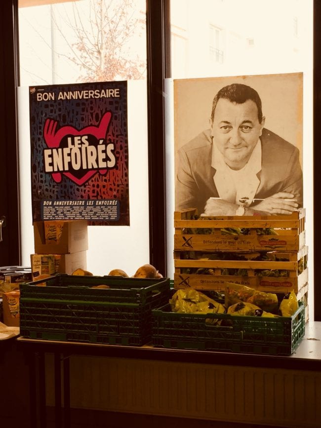 Les aliments proposés aux familles proviennent des dons des particuliers, des supermarchés, et d'achats gérés au niveau national par les Restos du Cœur. (Photo EB - Rue89 Strasbourg)