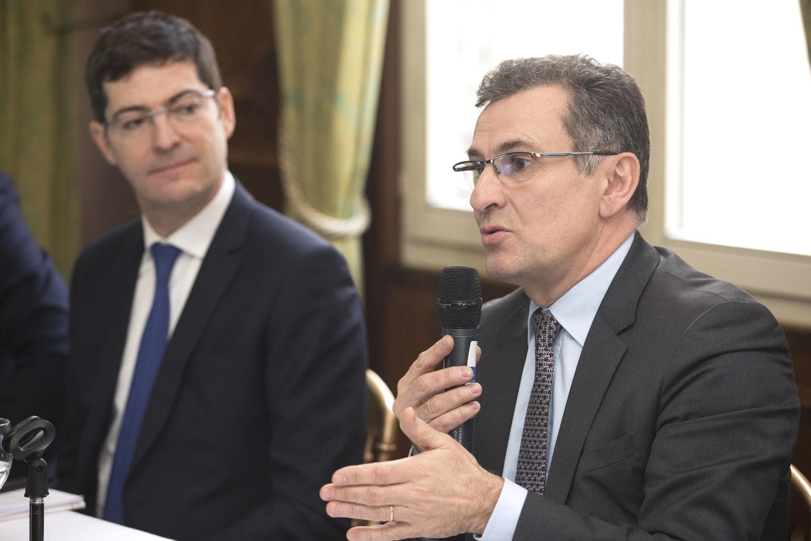 Nicolas Théry, président du Crédit Mutuel (à g.) et Philippe Carli, directeur du "pôle presse" (Photo Roger Haeffele / Crédit Mutuel)