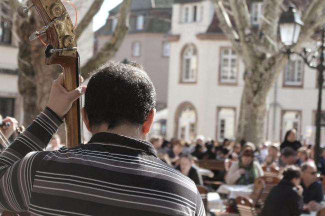 Sorin défend une musique sans électricité, naturelle, proche... (Photo ES / Rue89 Strasbourg / cc)