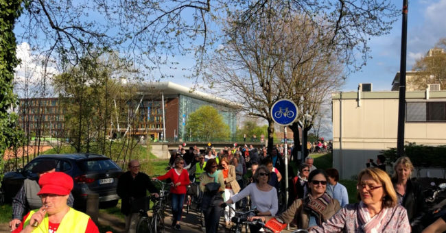 Les cyclistes se sont faits voir et entendre (Photo EJ / Blog Robertsau)