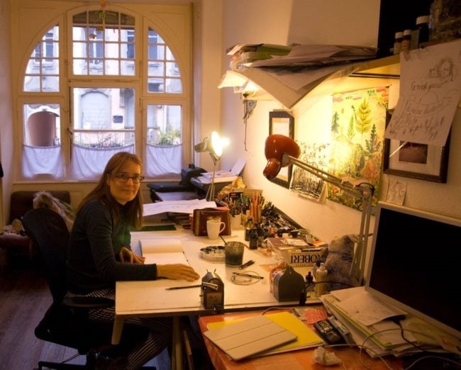 Portrait Clotilde Perrin dans son atelier à Strasbourg.