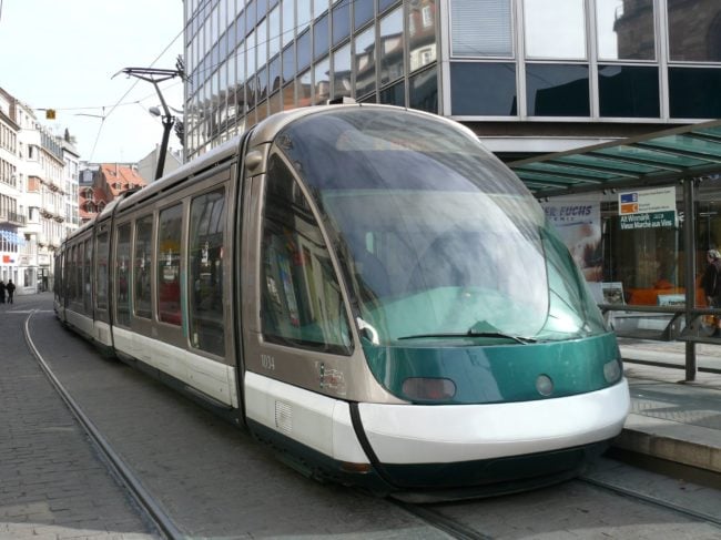 Le tramway de Strasbourg, rare les jours de Fête de la musique (Photo Jean-Christophe / FlickR / cc)