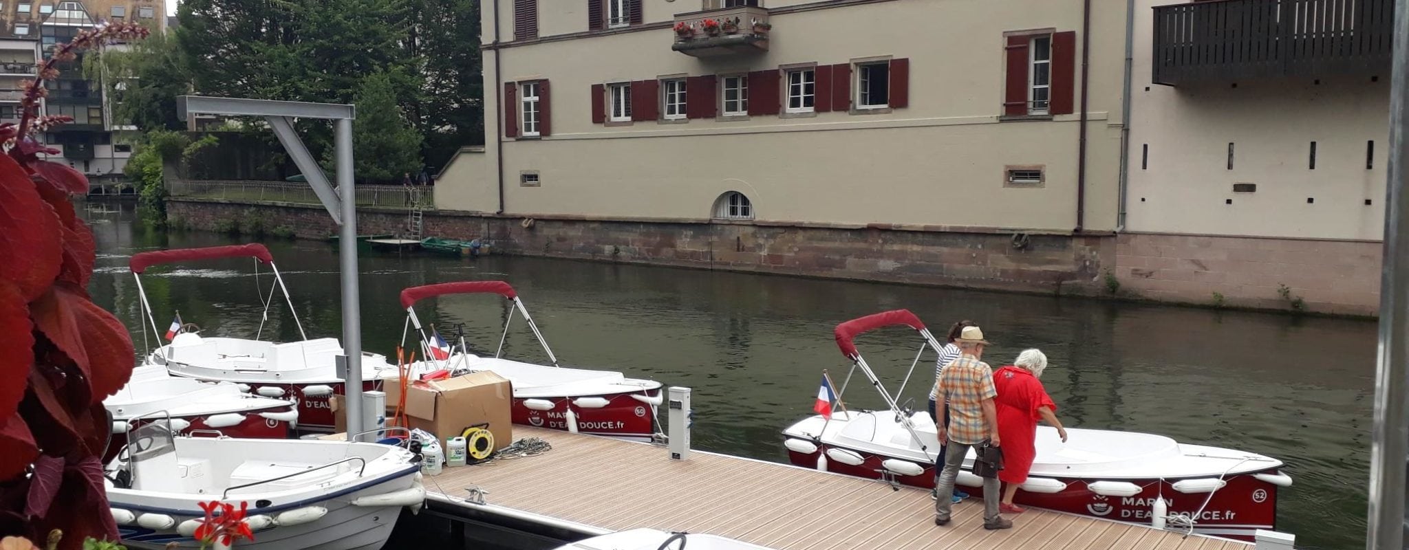 Les bateaux électriques sans-permis pour naviguer sur l’Ill disponibles cet été