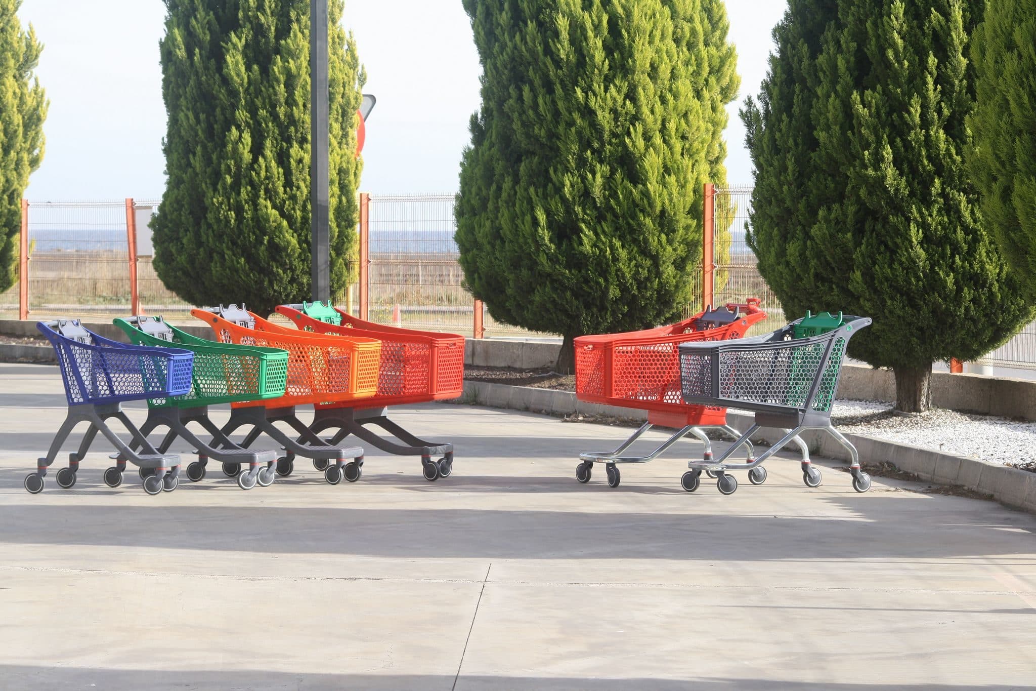 Des chariots de supermarchés (Photo Polycart / FlickR / cc)