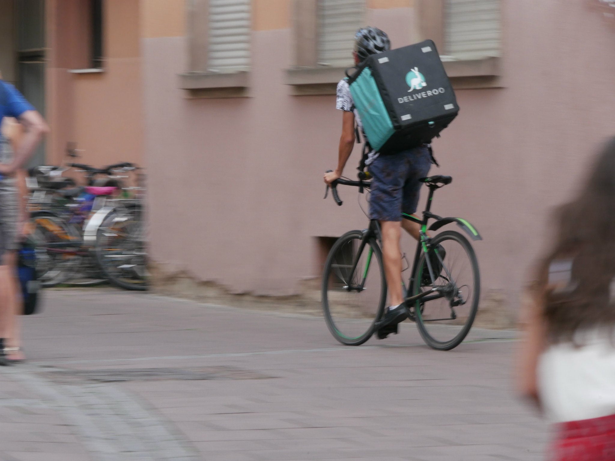 À Mulhouse, entre couvre-feu et fermetures, les livreurs Deliveroo patinent dans le vide