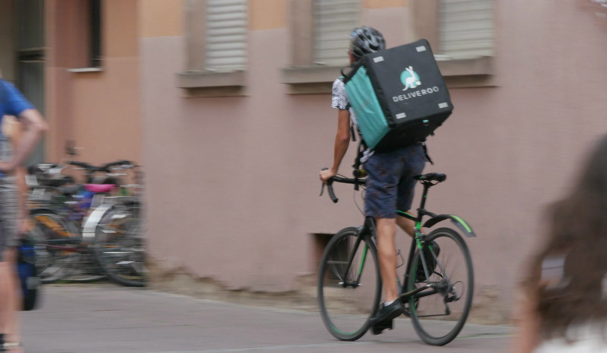 À Strasbourg, des coursiers Deliveroo sans grève et pleins de reproches