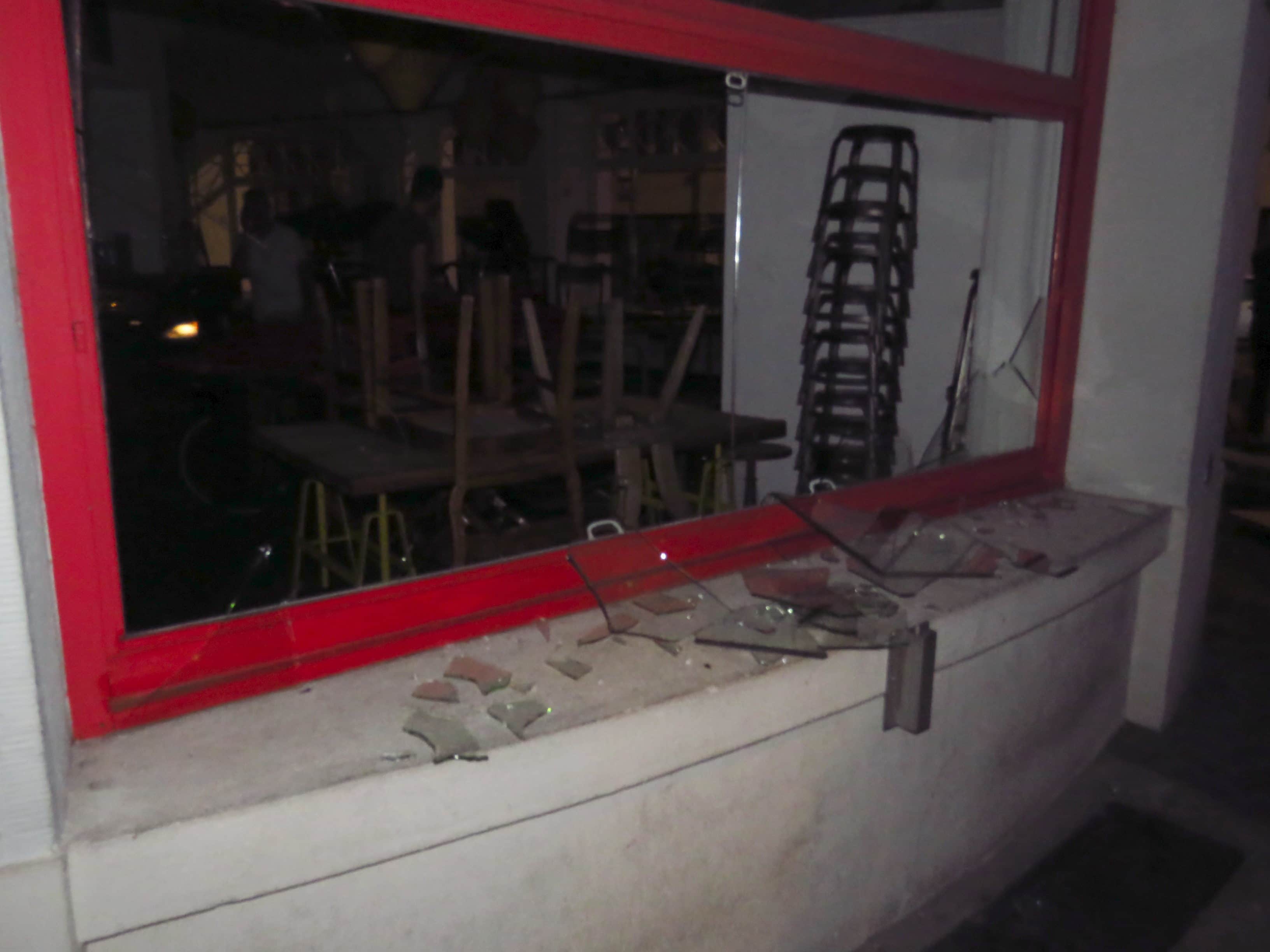 Les vitres de La Solidarité ont été entièrement brisées (doc remis)