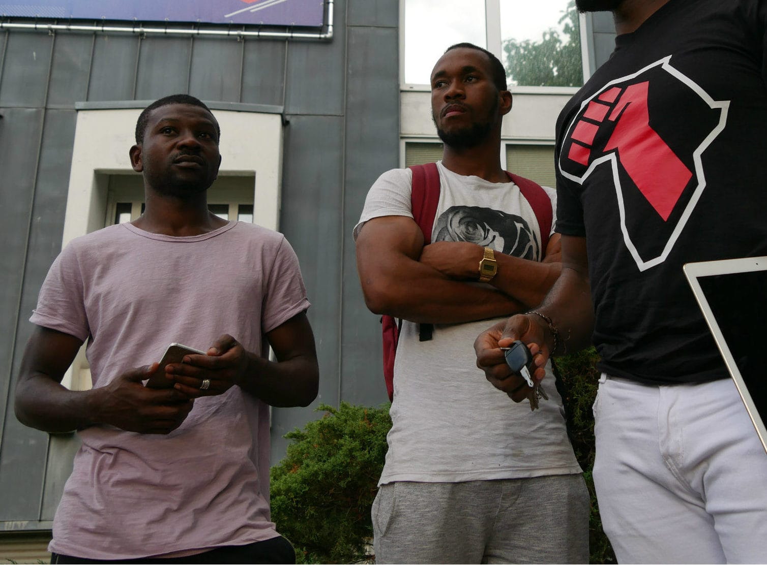 « Je suis encore vivant, alors la ligue de foot ferme les yeux sur cette agression raciste »