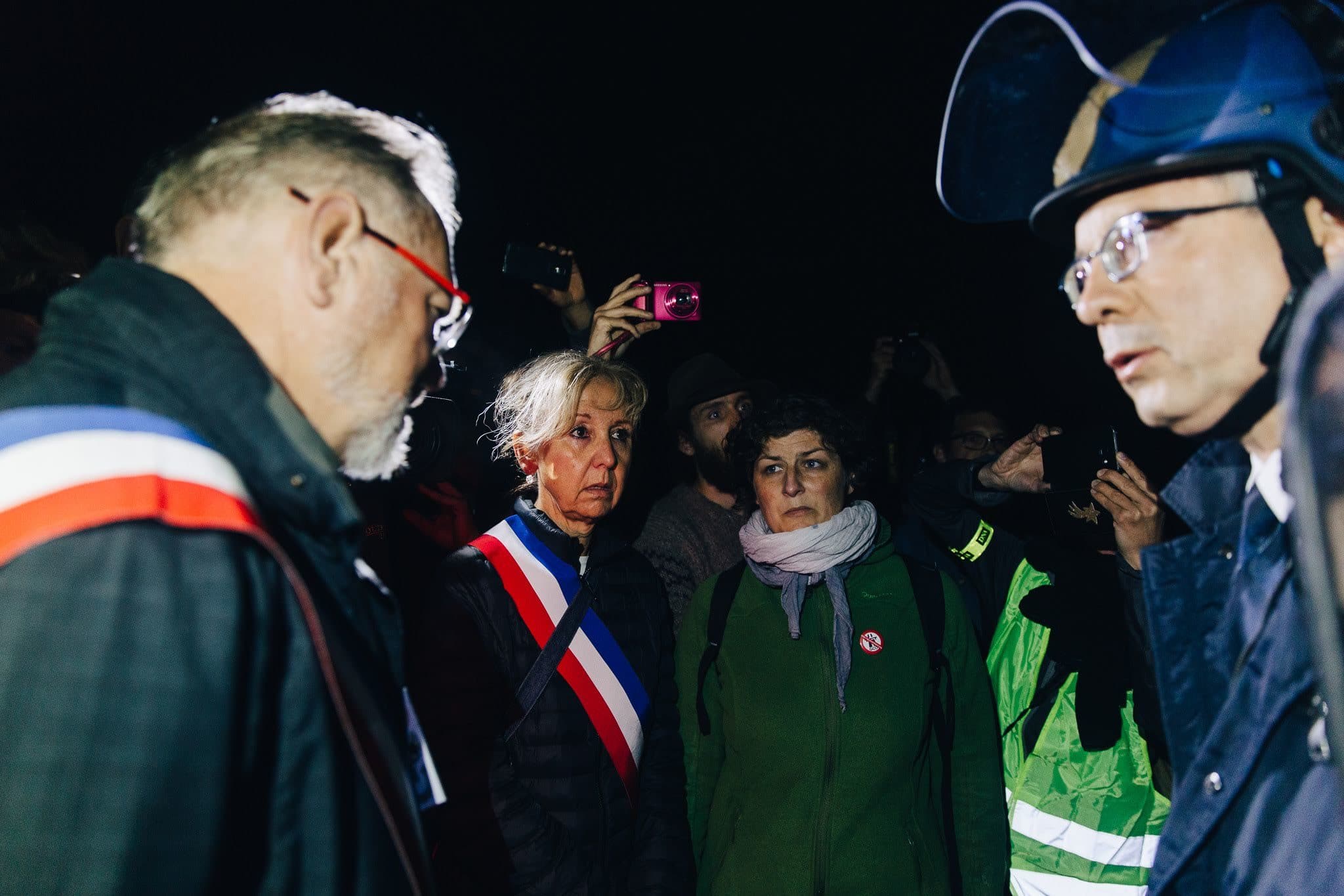 Les maires de Kolbsheim et Schiltigheim tentent, vainement, de négocier un arrêt de l'évacuation (Photo Abdeslam Mirdass)