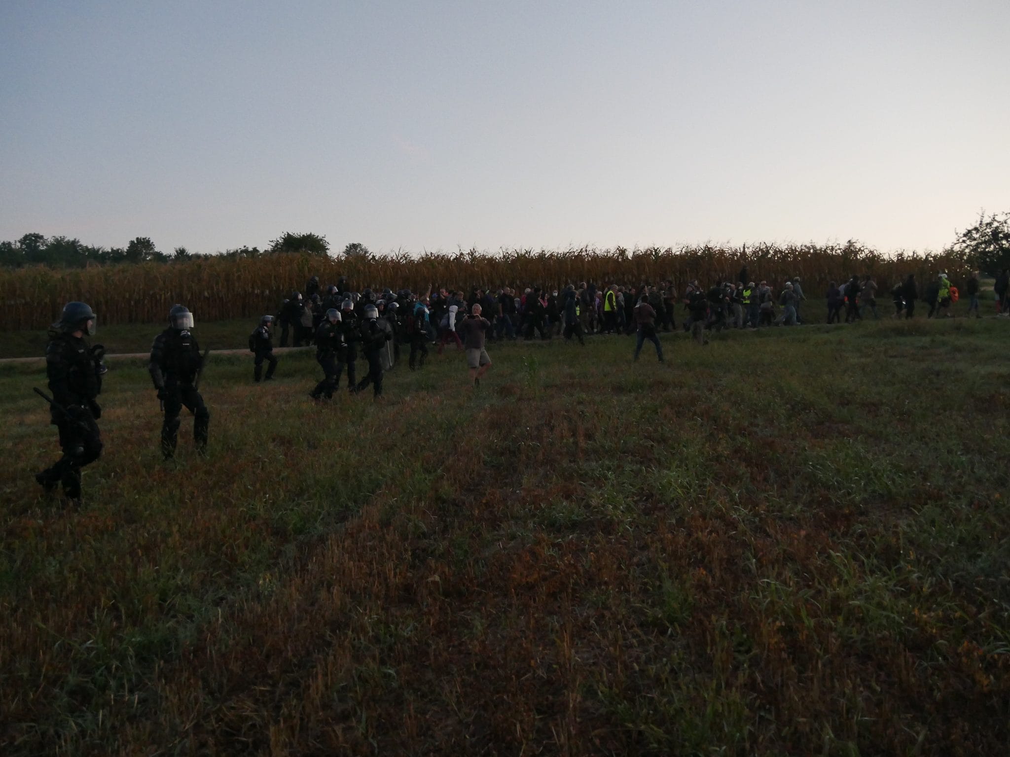 Les gendarmes mobiles ont procédé à l'évacuation méthodique des participants (Photo GK / Rue89 Strasbourg / cc)