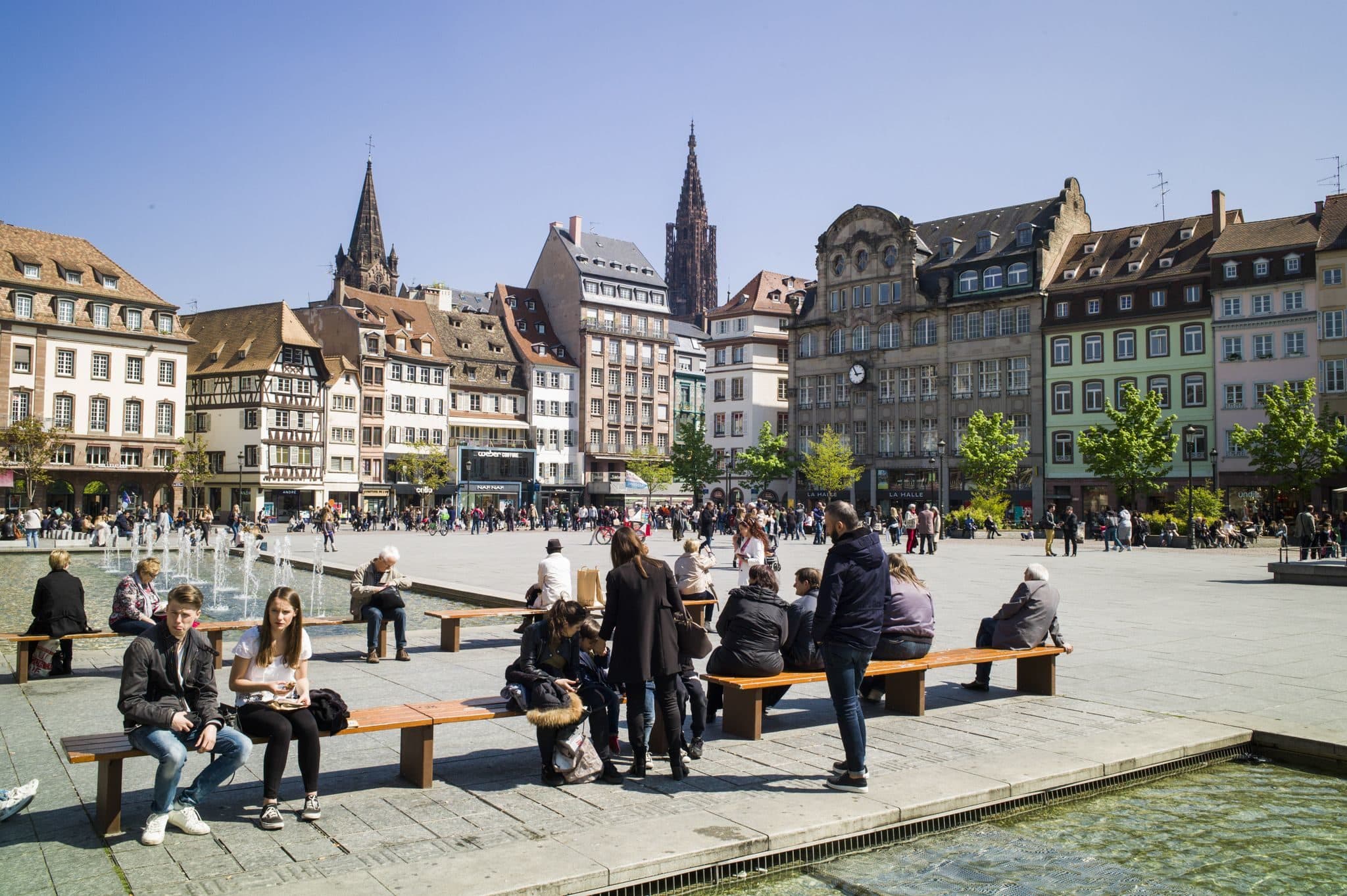 Les grandes places minérales de Strasbourg constituent des puits de chaleur (Photo Pascal Bastien / Divergence)
