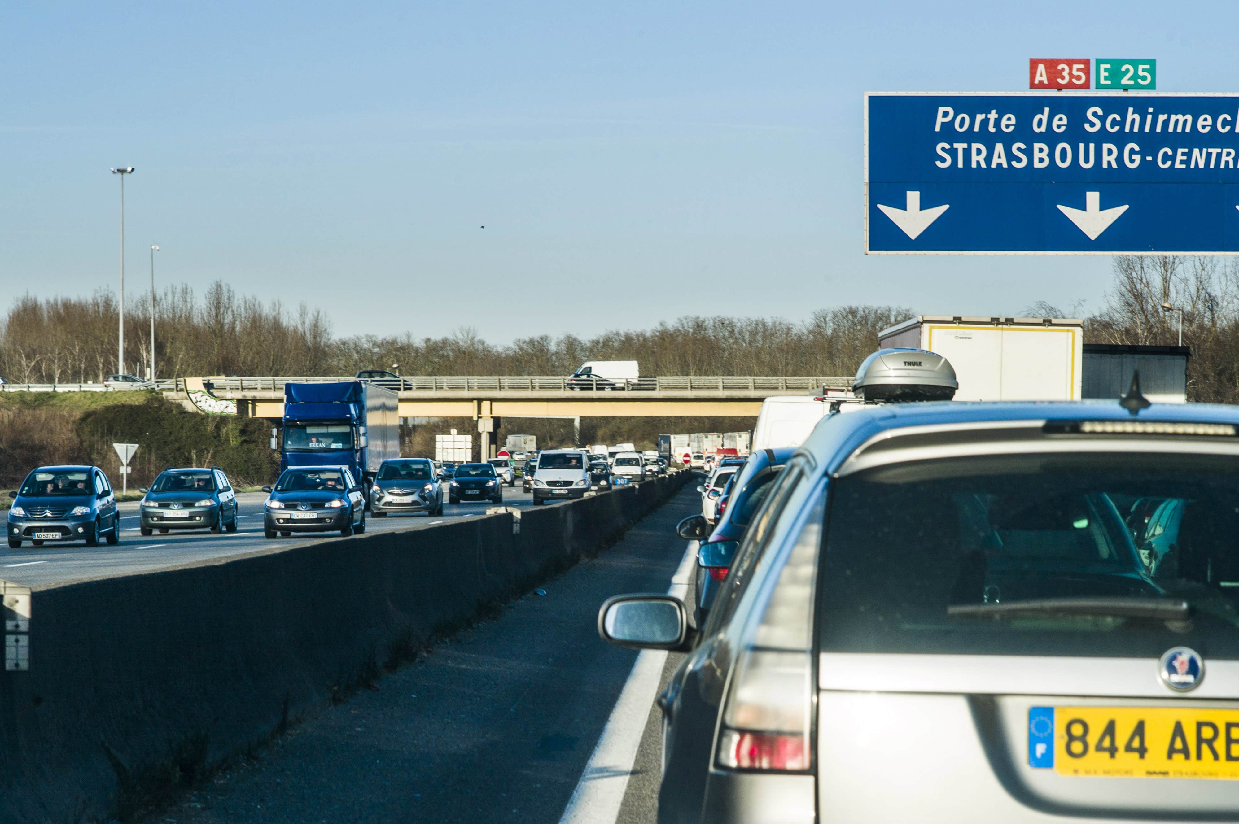 Atmo Grand Est estime que la pollution baissera avec ou sans le GCO. L'impact de l'autoroute est en revanche plus difficile à quantifier pour la population. (Photo Pascal Bastien / Divergence)