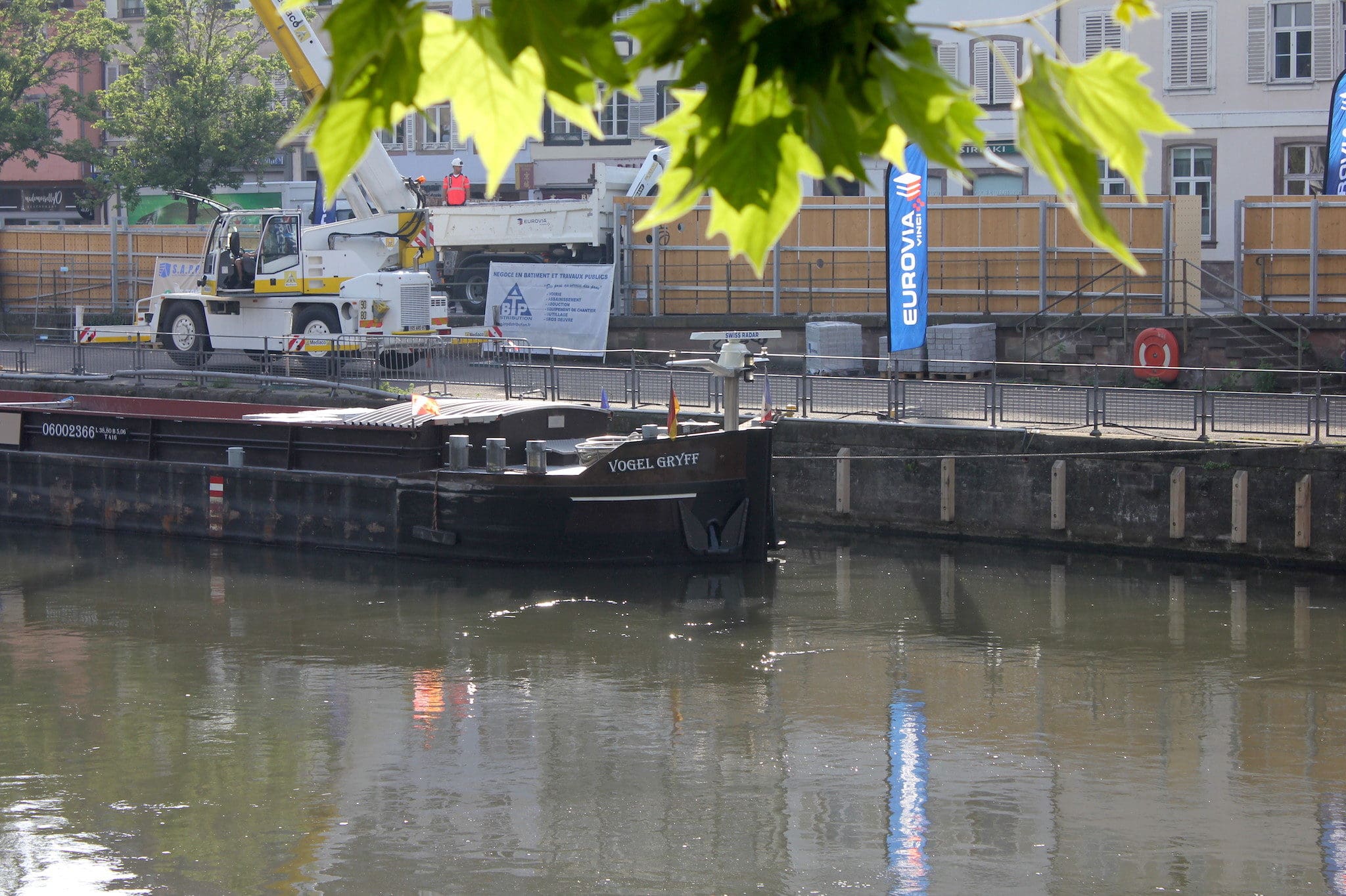 La Ville et VNF ont voulu aménager une plate-forme logistique sécurisée pour les piétons. (photo Nathalie Stey)