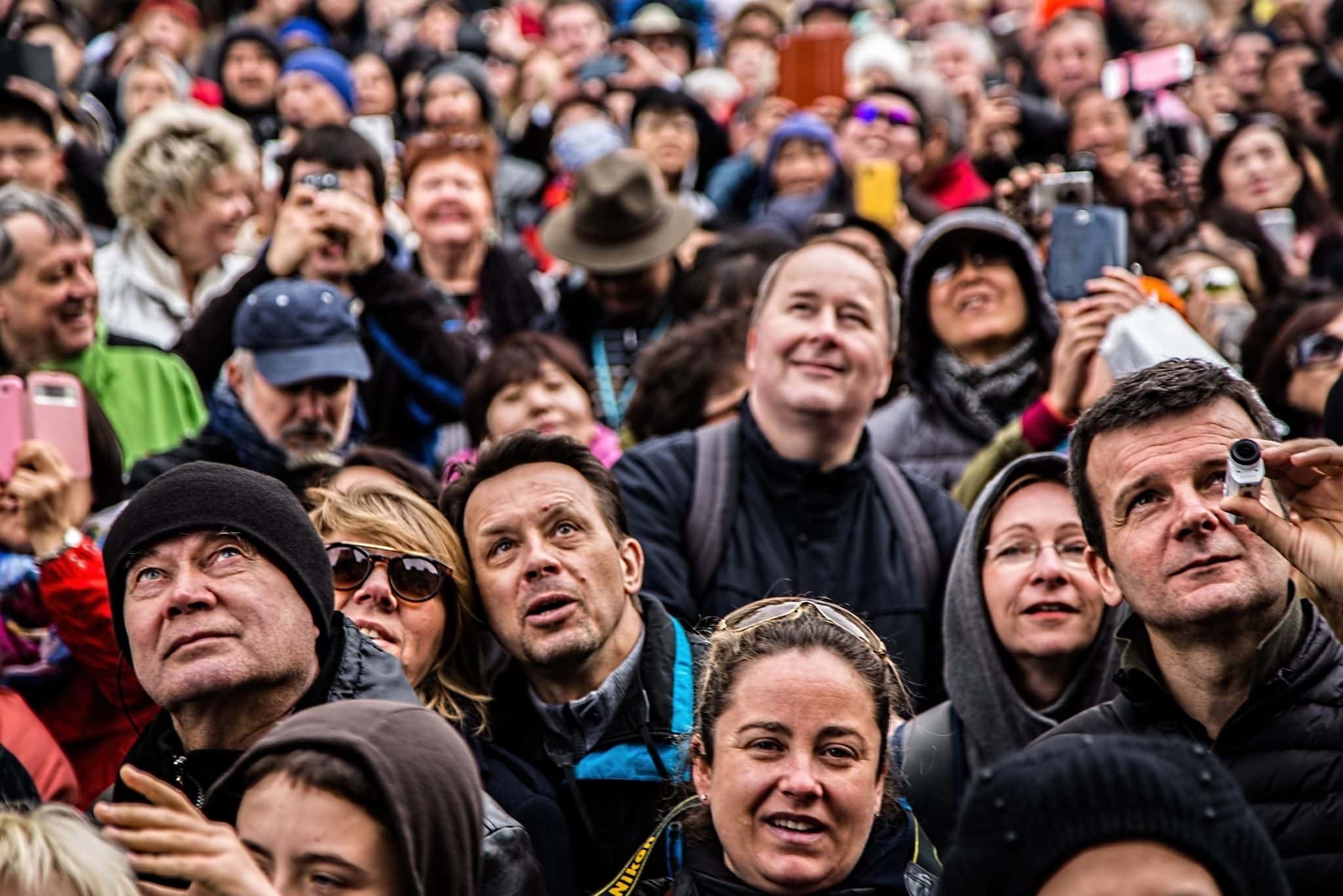 Des visages prêts à être détectés et reconnus... (Photo Visual Hunt / cc)