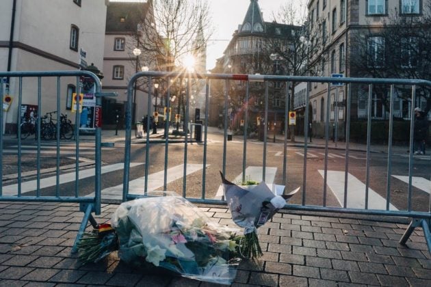 Hommages à l'entrée de la rue des Juifs (photo Abdesslam Mirdass)