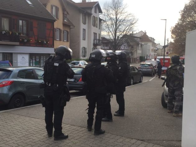 Le raid a été déployé vers 15h au début du Neudorf (Photo Ernesto Bel Grini)