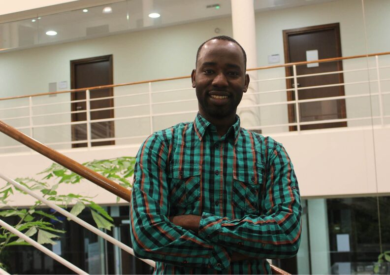 Ali, ici à la Misha à l'Université, partagera son expérience au camp de Calais en 2016 après la projection d'un documentaire qui parle de la fermeture du camp. (photo JFG / Rue89 Strasbourg)