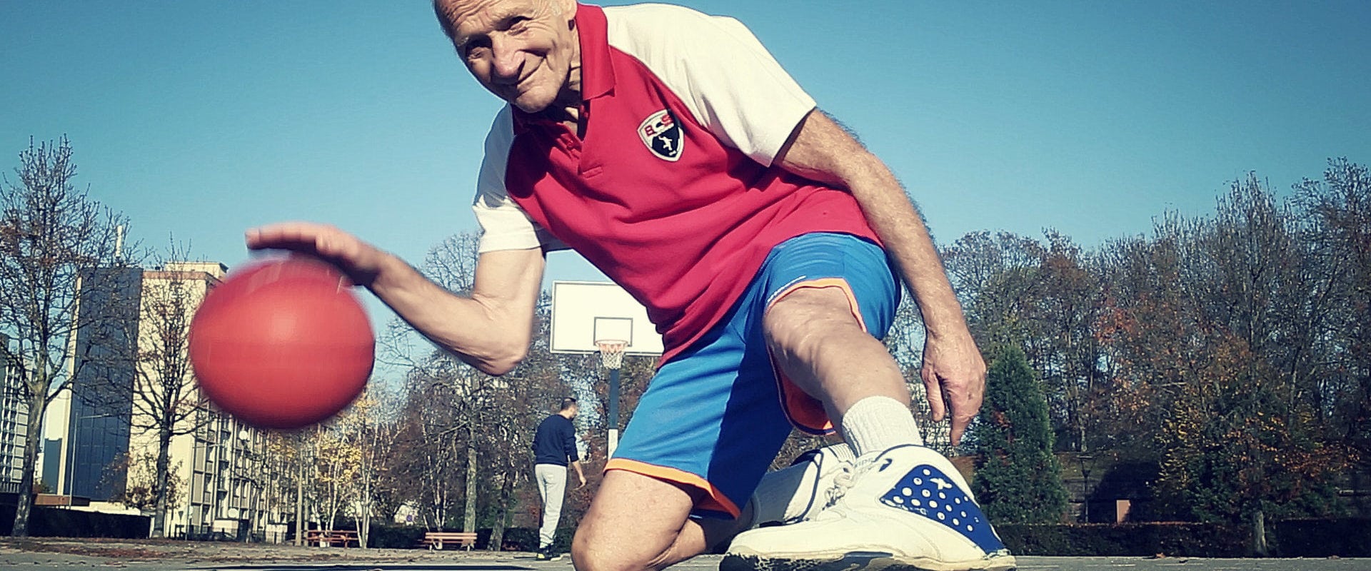Félix Mazza, 73 ans : basketteur, clubbeur, champion de marche…