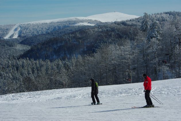 A Gérardmer, une piste de liaison permet de relier les domaines de ski alpin et nordique. (Photo)