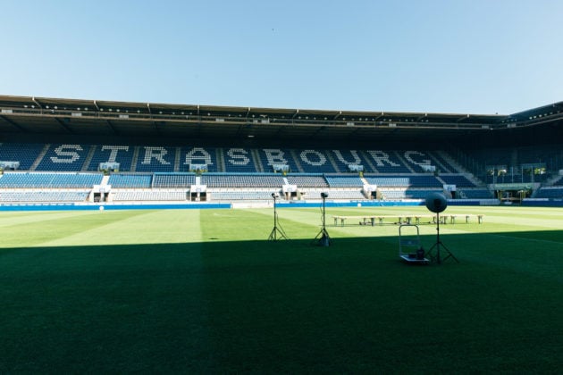 Un étage sera ajouté une des deux grandes tribunes (photo Abdesslam Mirdass)