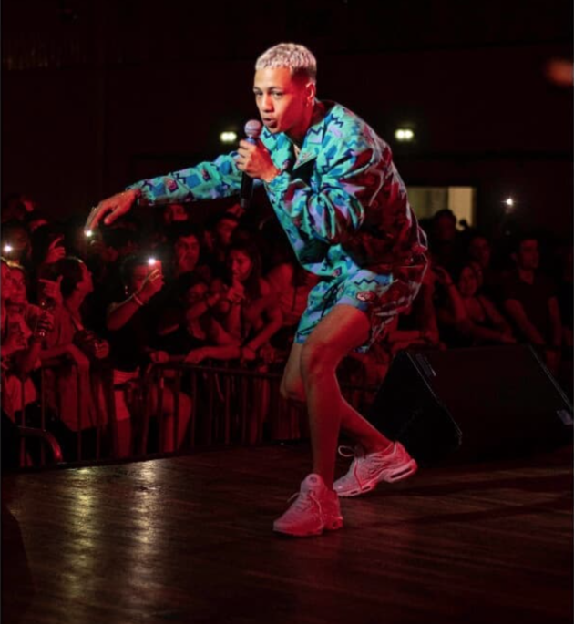 En juin, Larry s'est aussi produit sur une des scènes du festival Solidays, à Paris. (Photo : Basile Berthou)