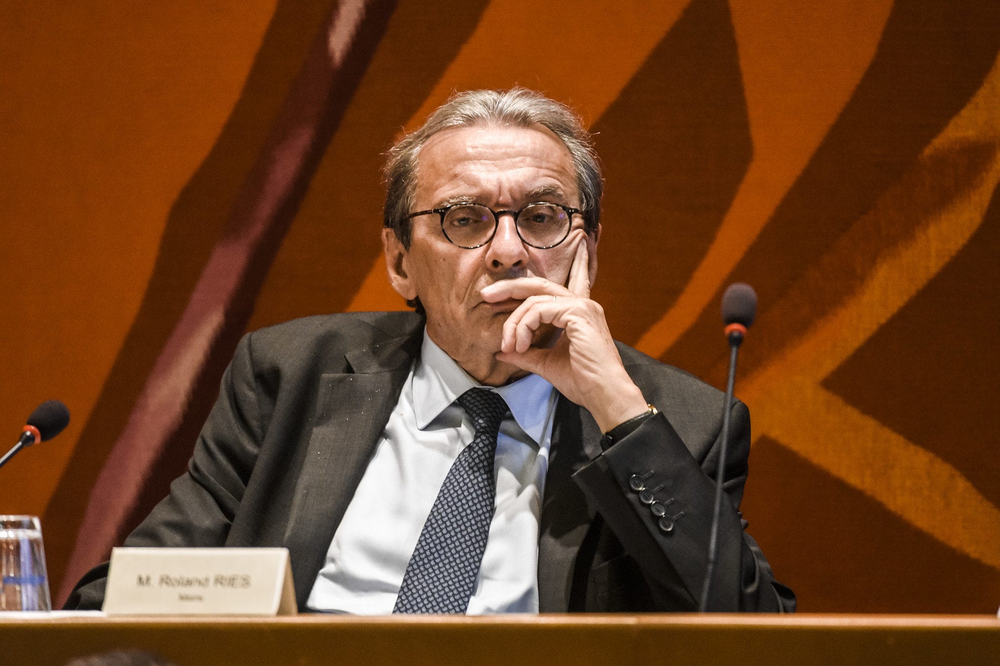 Seveso, Bains municipaux et démocratie participative au menu du conseil municipal