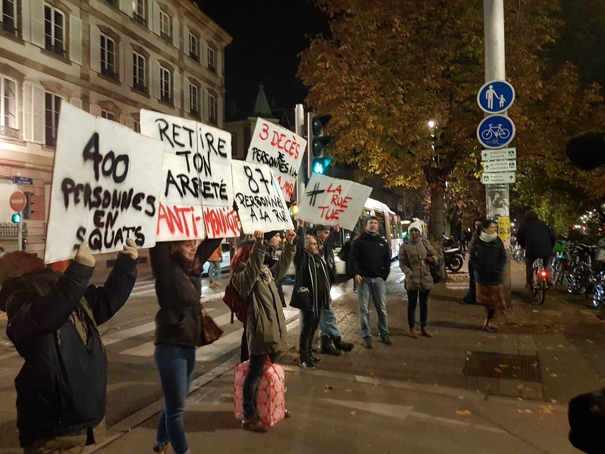 Manifestation de Strasbourg Action Solidarité contre l'arrêté anti-mendicité et pour l'hébergement des personnes sans-abri, vendredi 22 novembre à Strasbourg. (Photo remise)