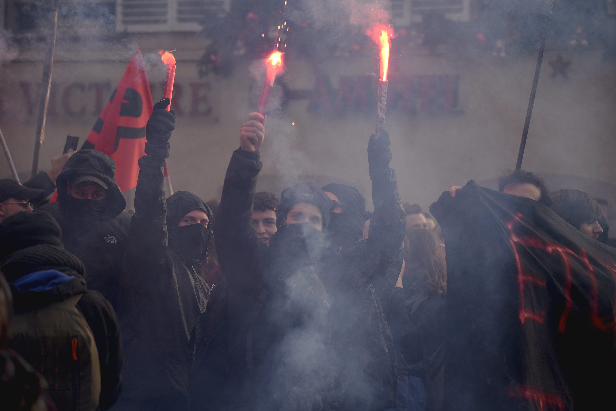 Black blocs, cortège féministe,  archéologues précaires… Les nouveaux visages des manifestations strasbourgeoises