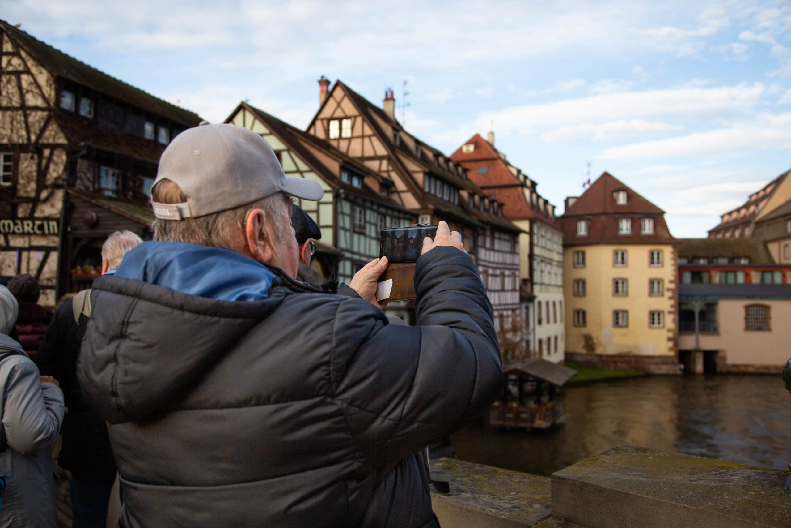 Amour, grève et marché de Noël… Une matinée avec un car de touristes allemands