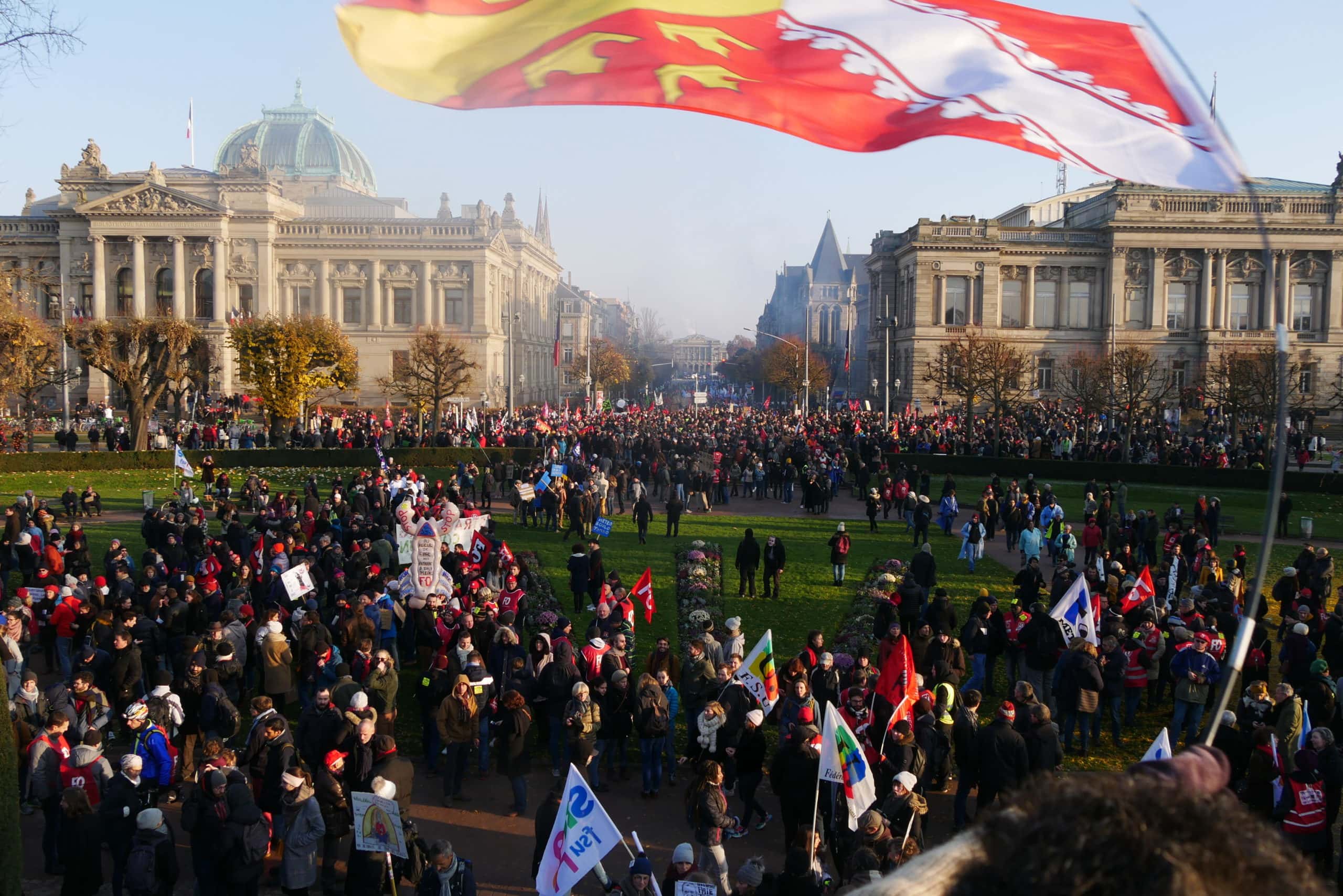 Manifestation déclarée le jour, sauvage la nuit