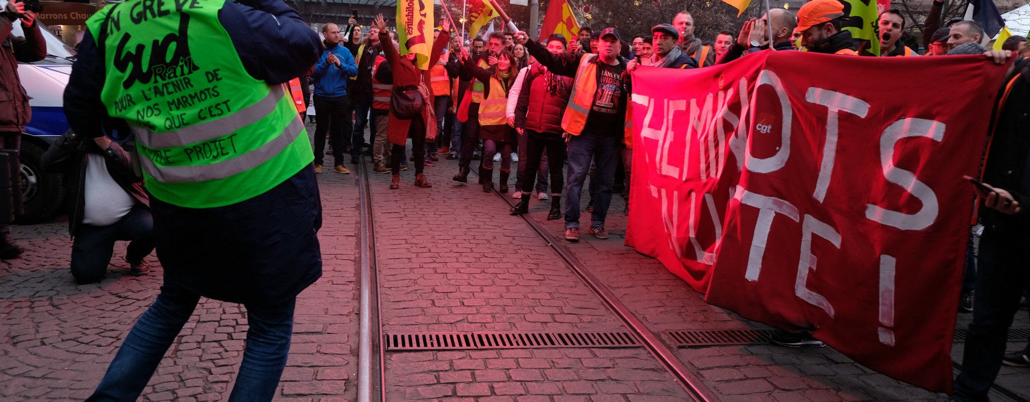 Des cheminots déterminés et plus de 4 500 manifestants contre la réforme des retraites