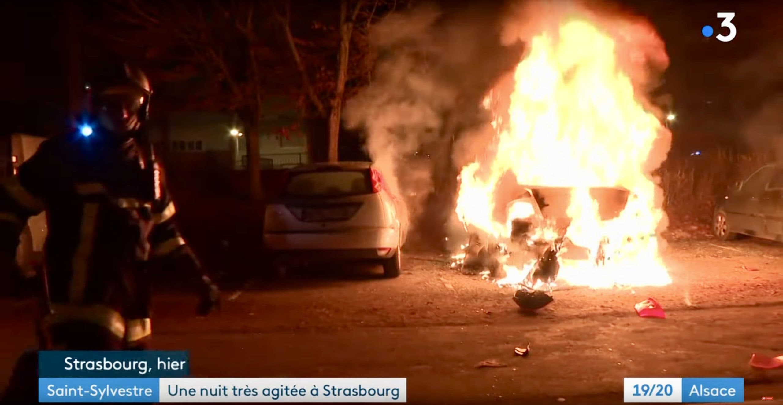 Du buzz à la prudence, la télé face aux voitures brûlées du Nouvel an