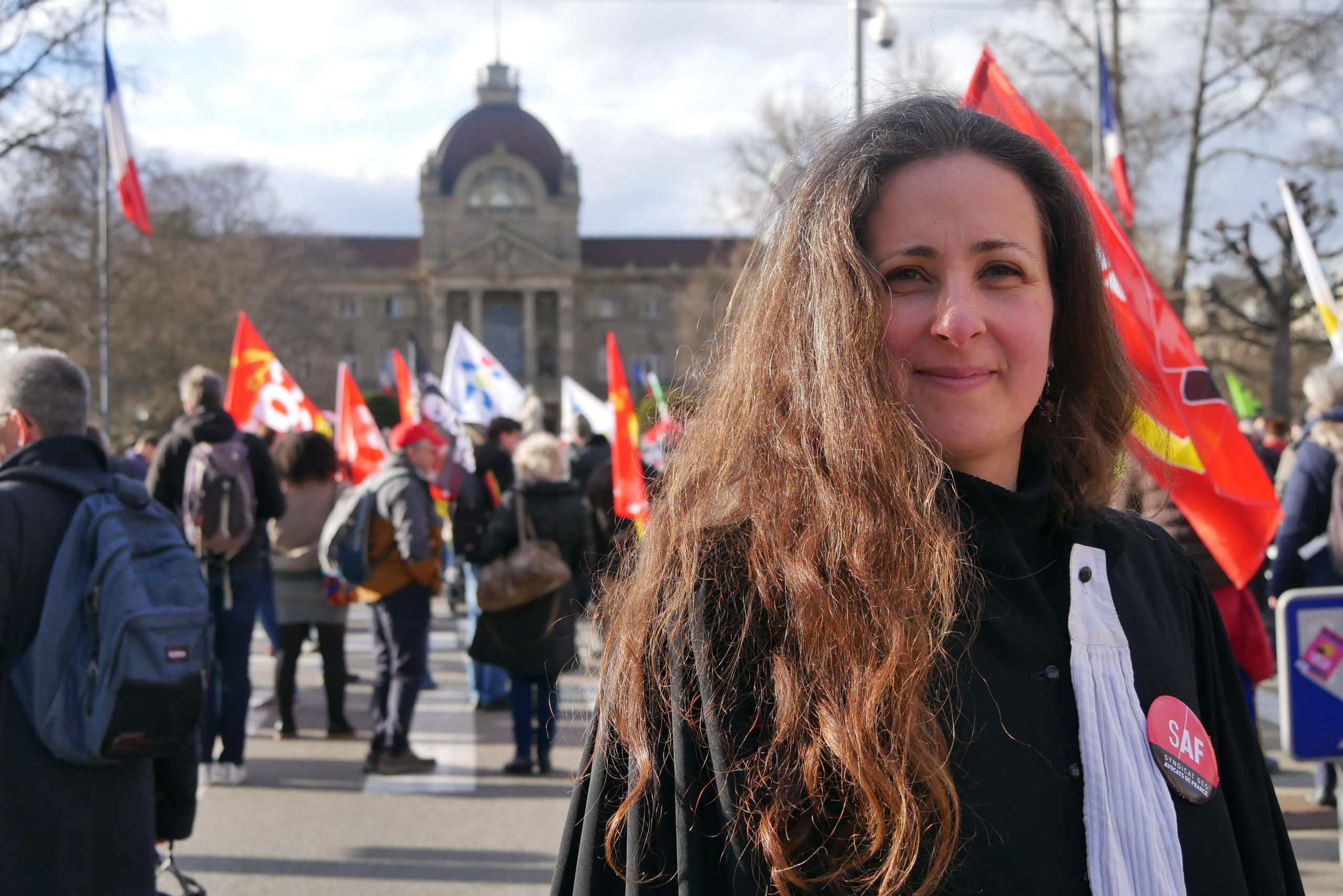 Avocates mobilisées : « Le gouvernement veut réduire l’accès aux droits des petits justiciables »