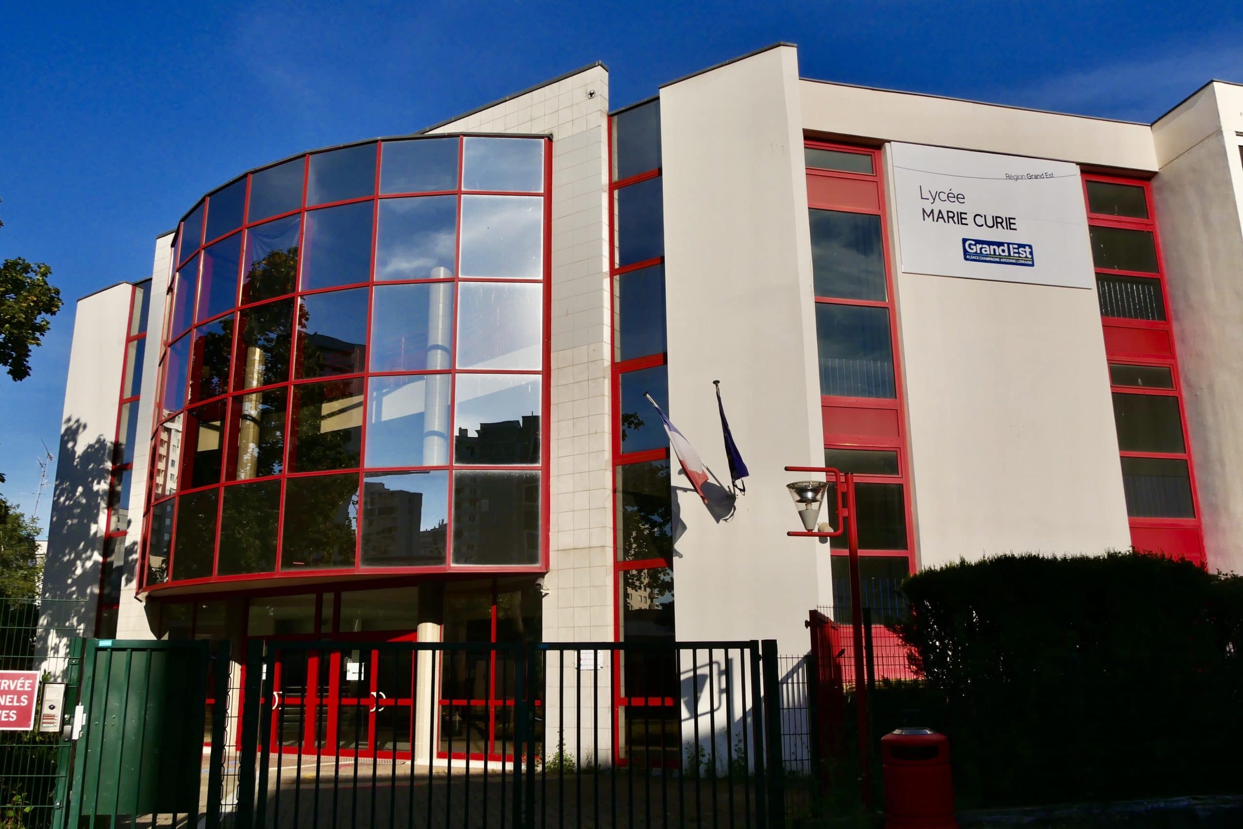 Un surveillant du lycée Marie Curie suspendu après avoir manifesté contre la réforme du baccalauréat