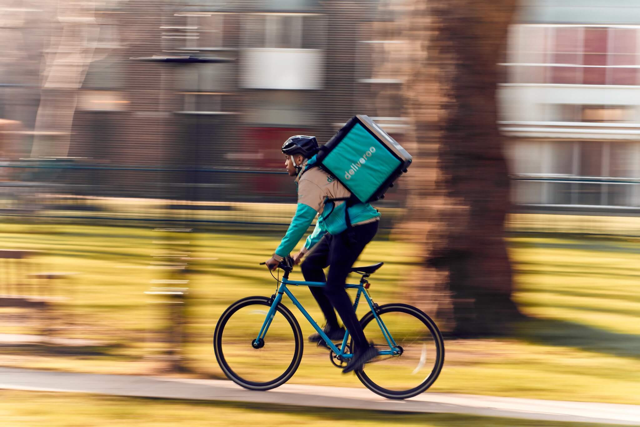 Plainte déposée contre un livreur Deliveroo qui « refuse de servir les juifs »