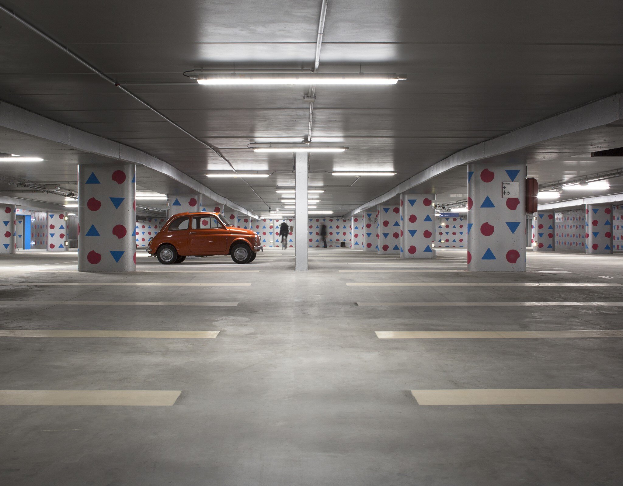 Avec de l’art aux murs et des trottinettes, les parkings de Parcus se modernisent